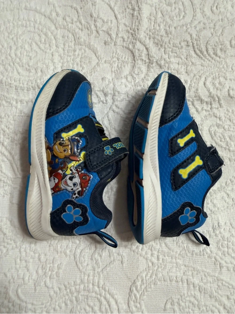 Paw Patrol Sneakers Size 7 Toddler with LIGHT UP Character Graphics